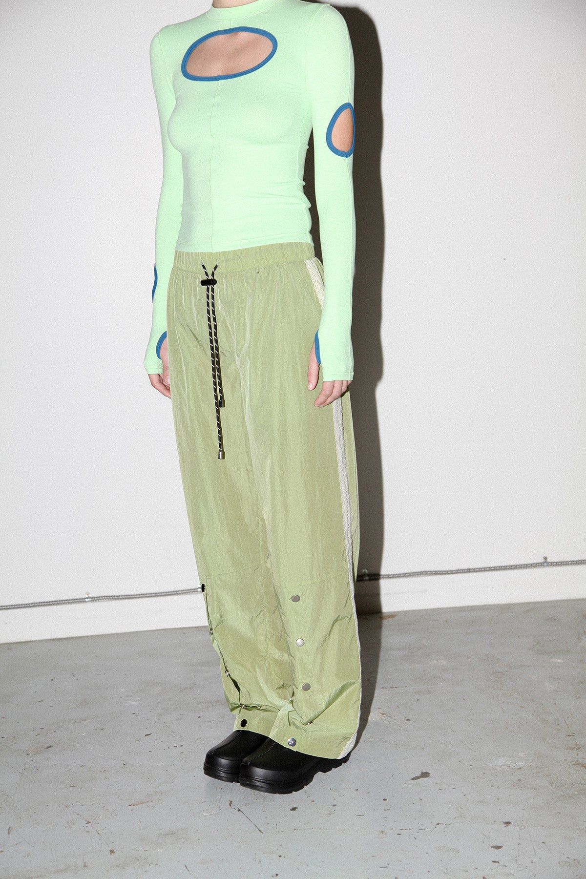 Split Track Pant in Algae