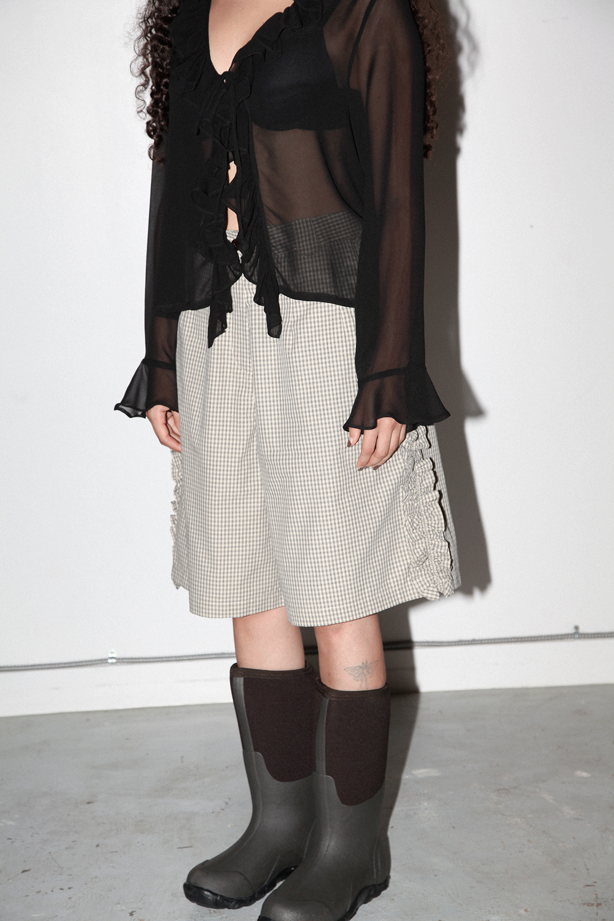 Ruffle Scoria Short in Cream Plaid