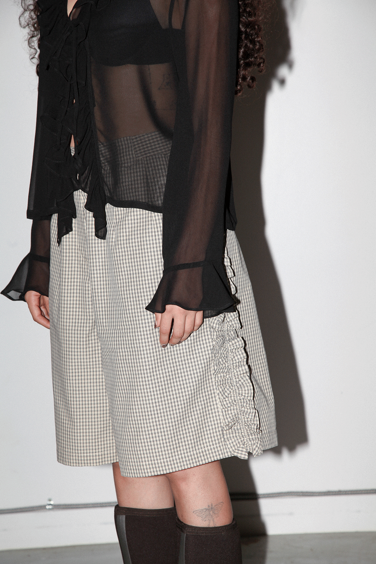 Ruffle Scoria Short in Cream Plaid