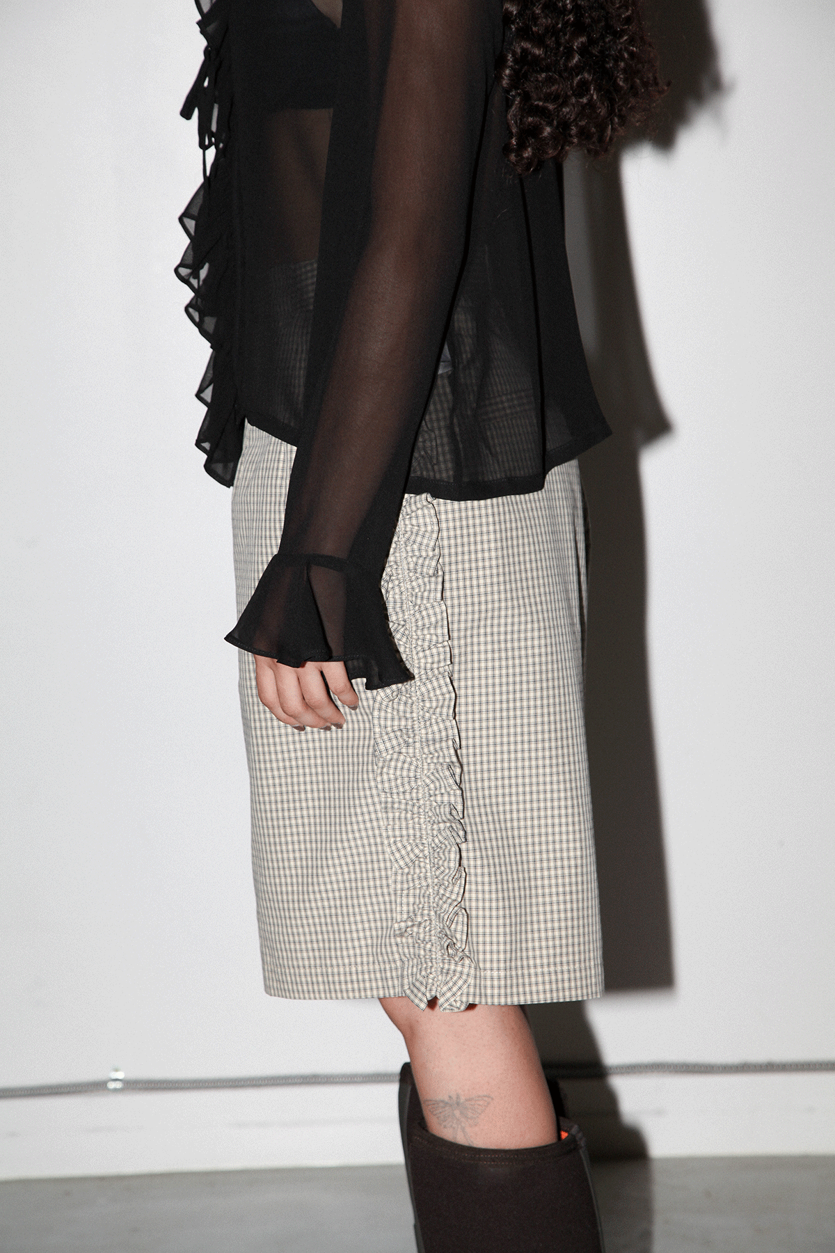 Ruffle Scoria Short in Cream Plaid