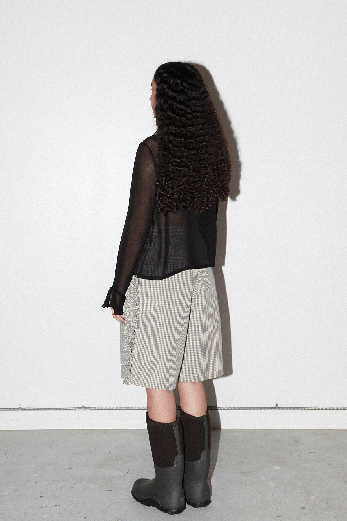 Ruffle Scoria Short in Cream Plaid