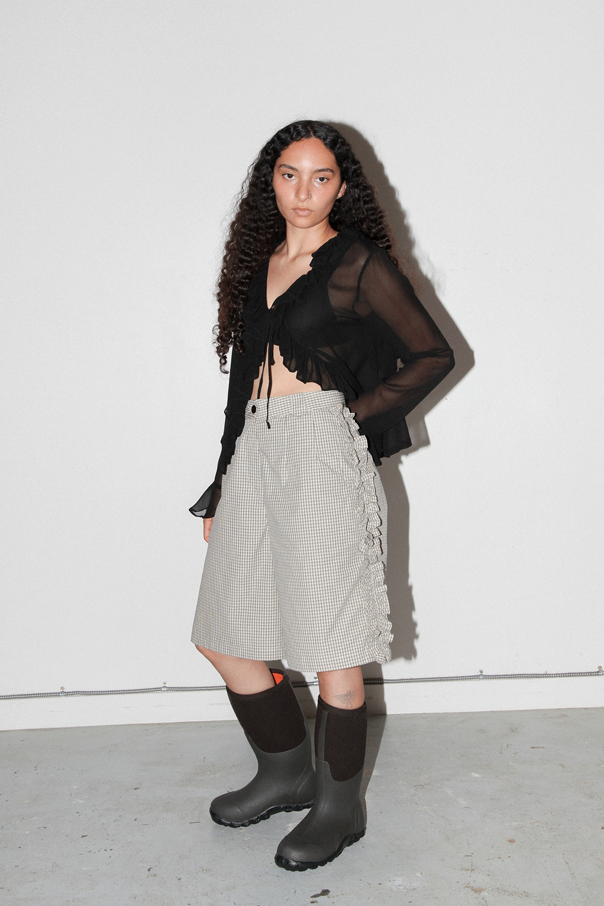 Ruffle Scoria Short in Cream Plaid