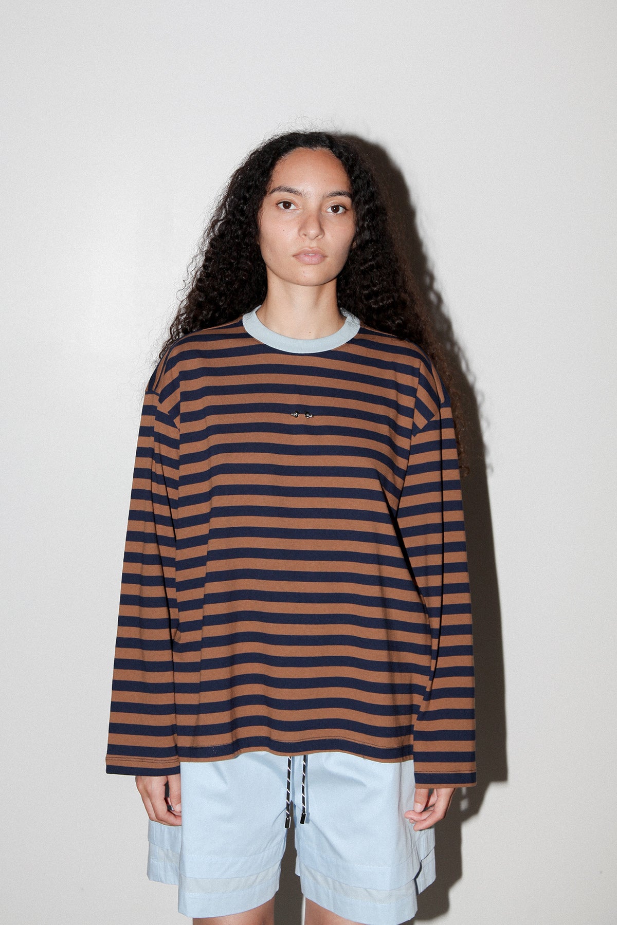 Striped Box Tee in Bark & Navy Stripe