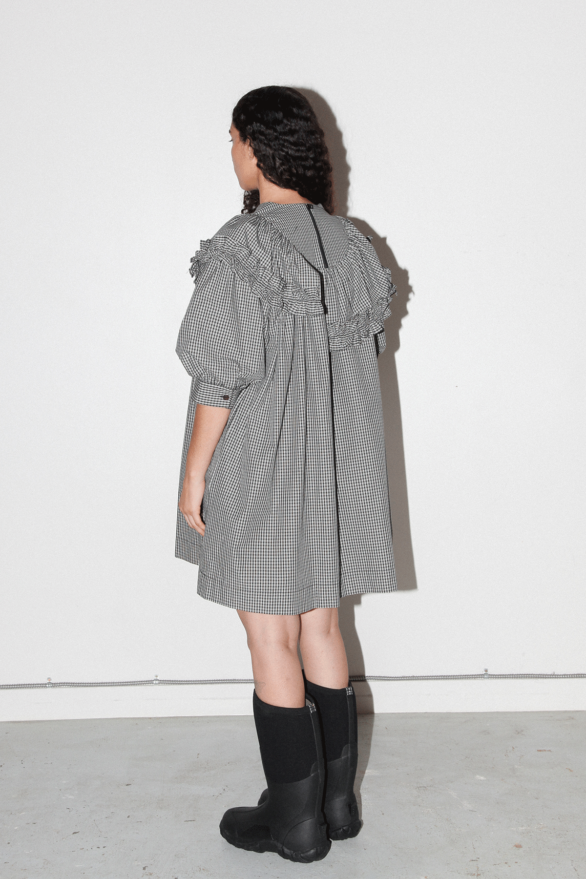 Plaid Mini Carve Dress in Black Plaid