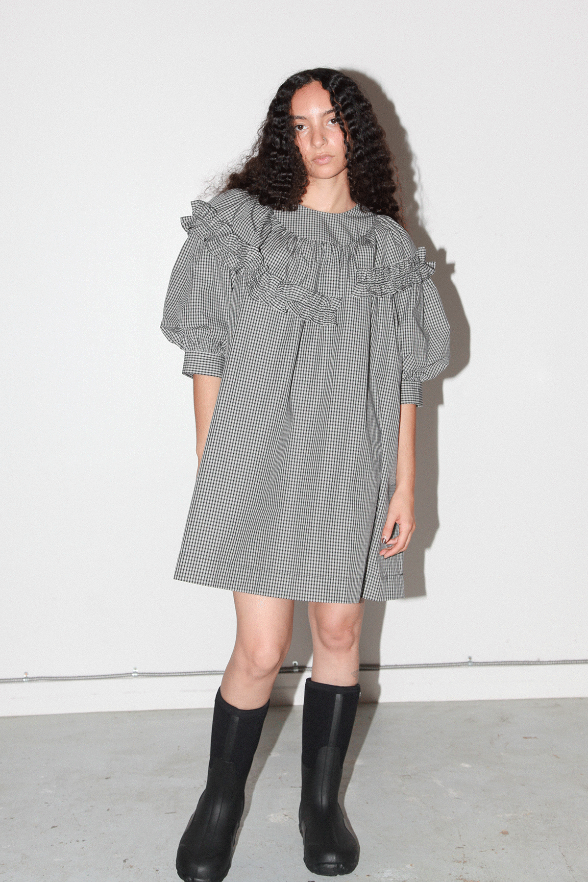 Plaid Mini Carve Dress in Black Plaid