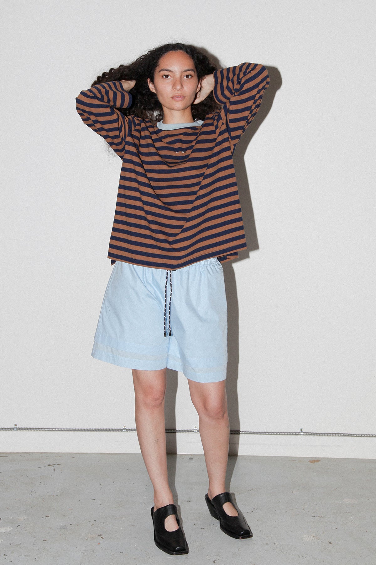 Striped Box Tee in Bark & Navy Stripe