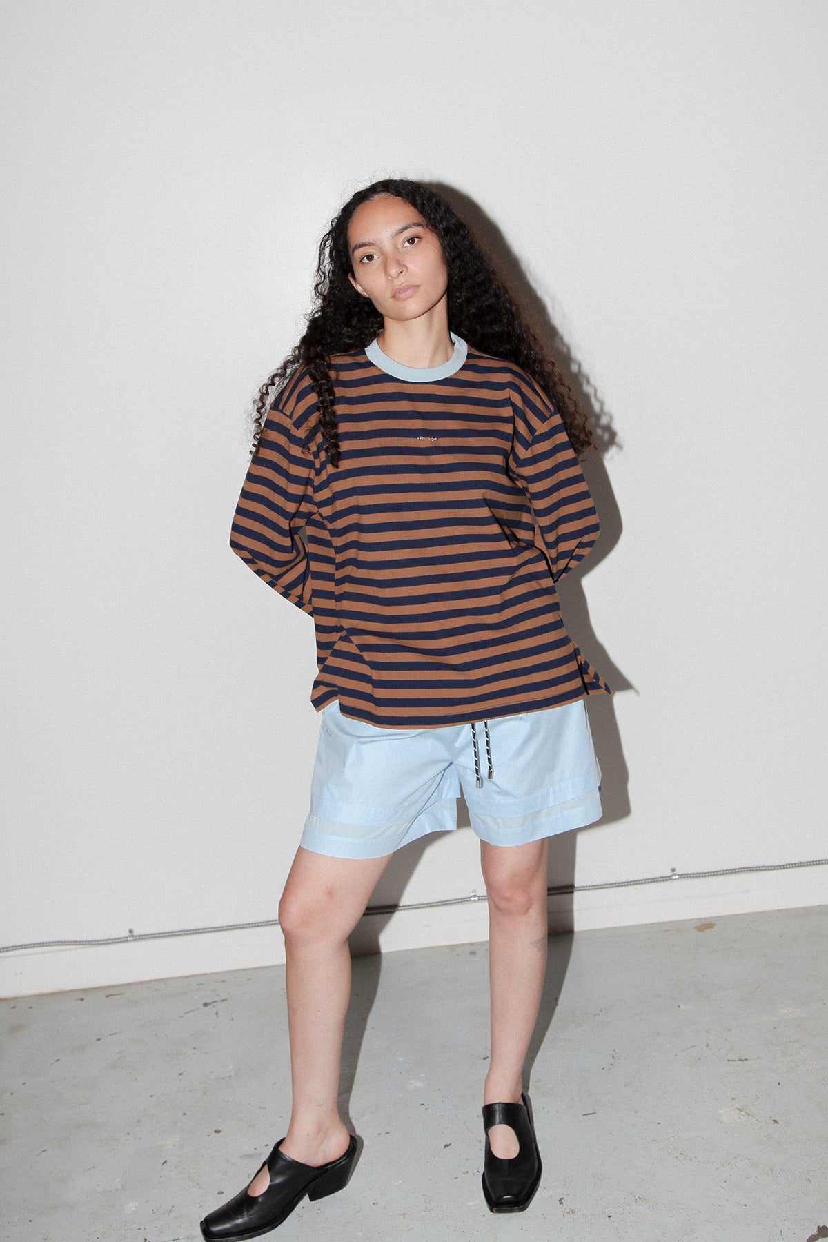 Striped Box Tee in Bark & Navy Stripe