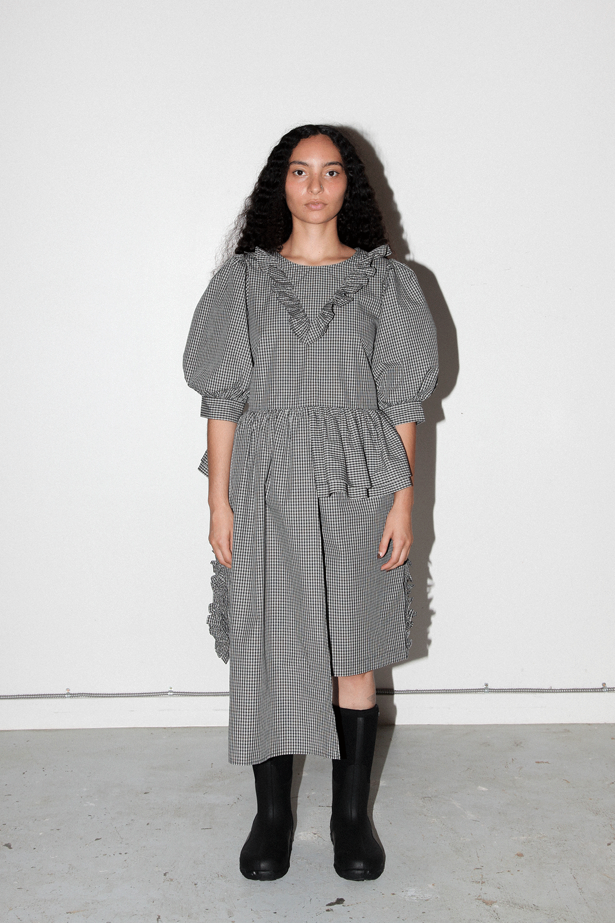 Ruffle Scoria Short in Black Plaid