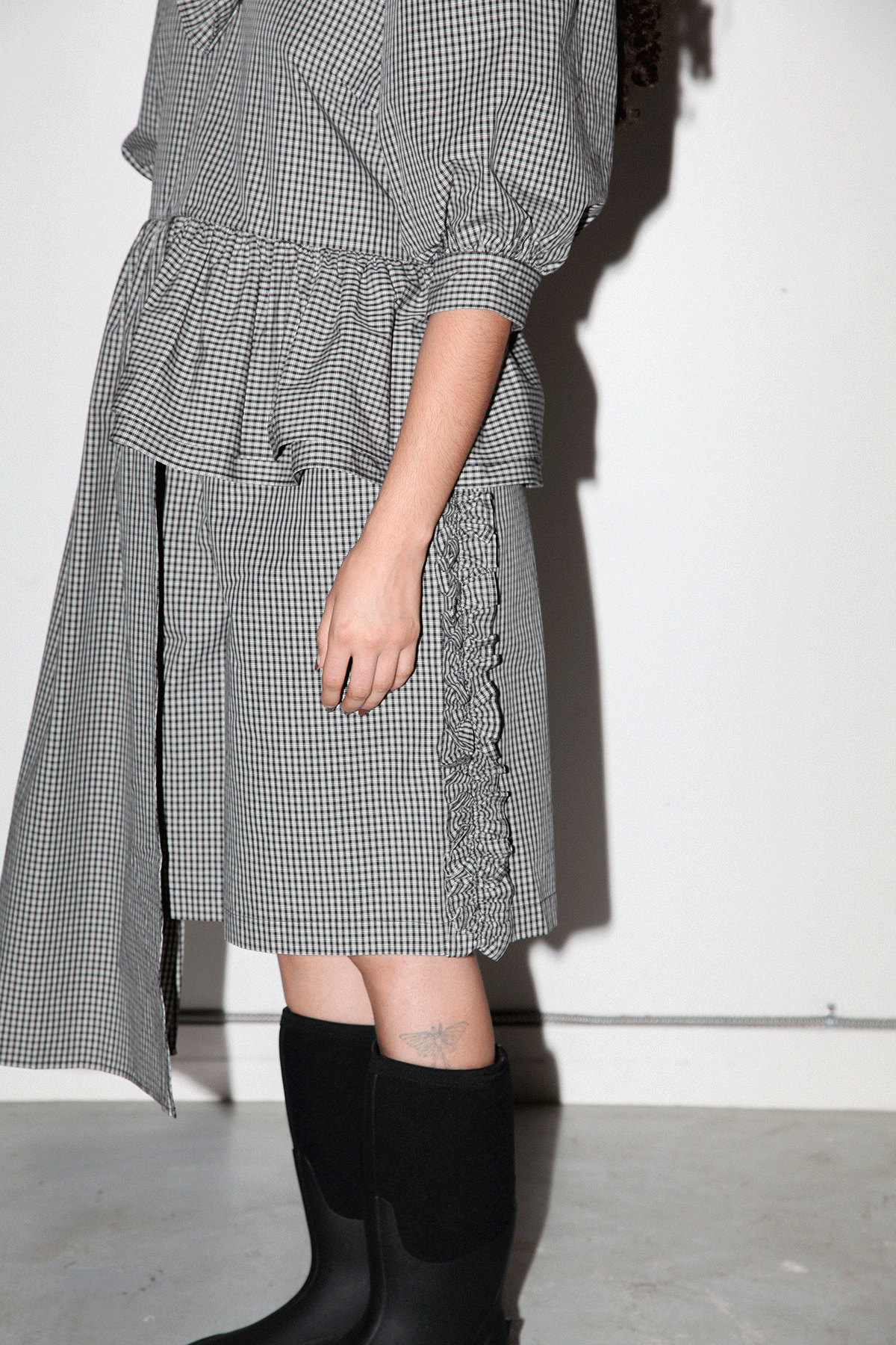 Ruffle Scoria Short in Black Plaid