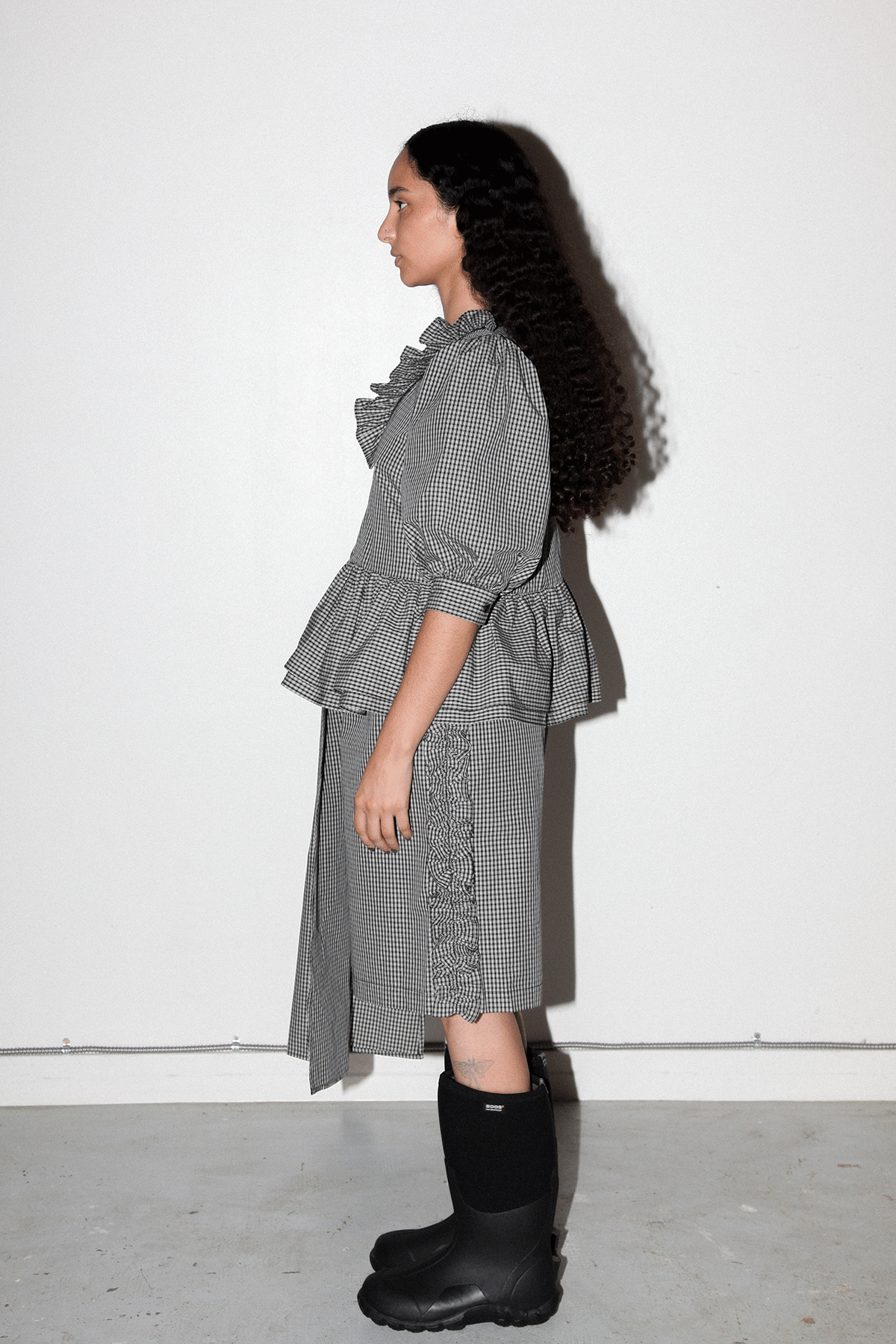 Ruffle Scoria Short in Black Plaid