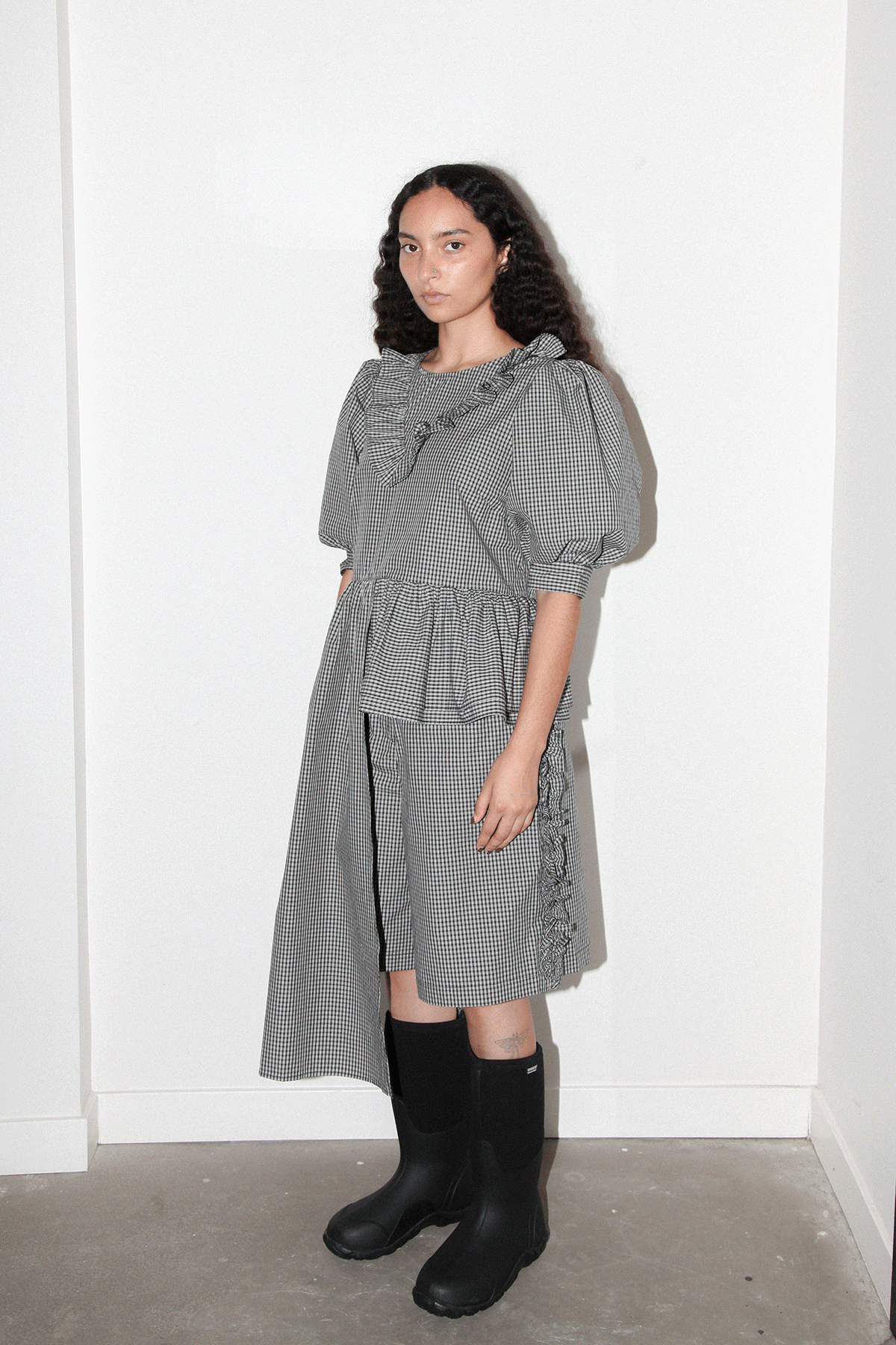 Ruffle Scoria Short in Black Plaid