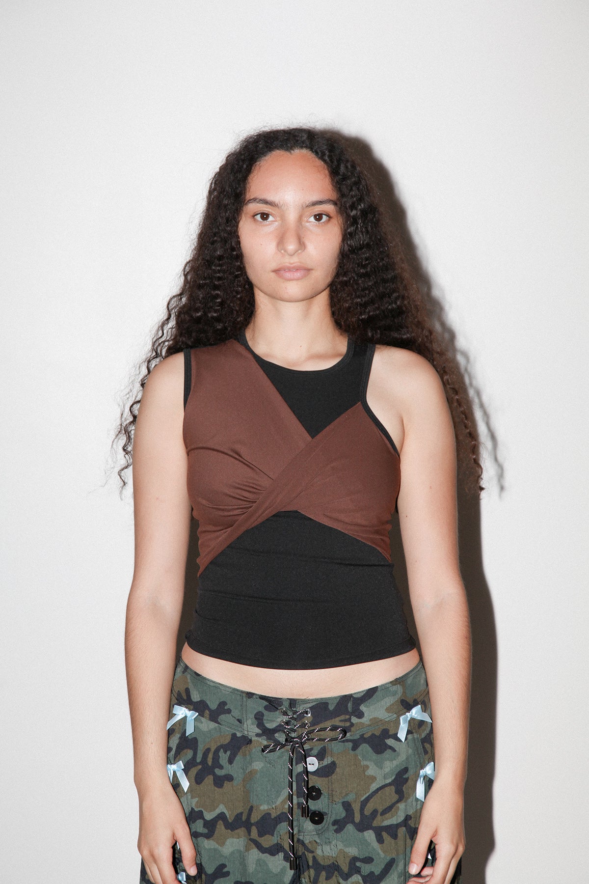 Twist Sport Tank in Onyx & Mud
