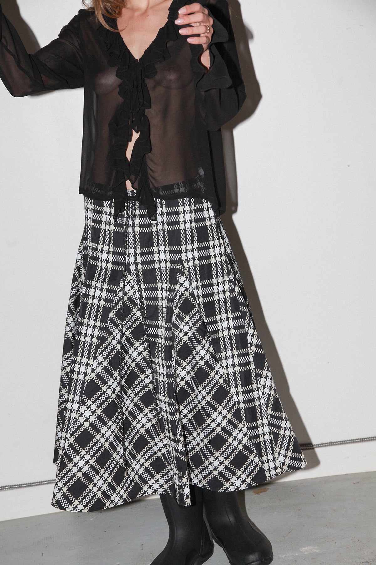 Plaid Peak Skirt in Black Plaid