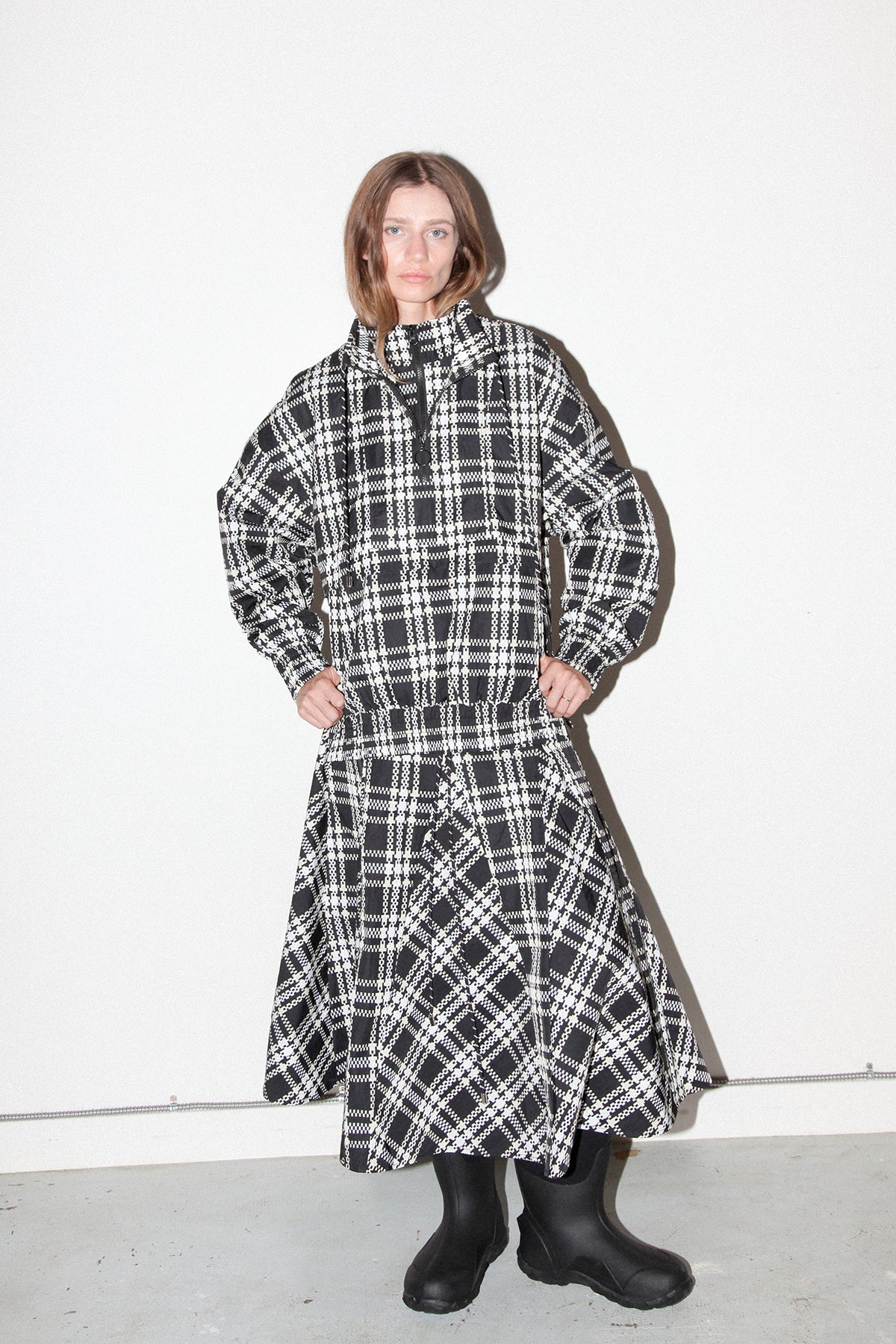 Plaid Peak Skirt in Black Plaid