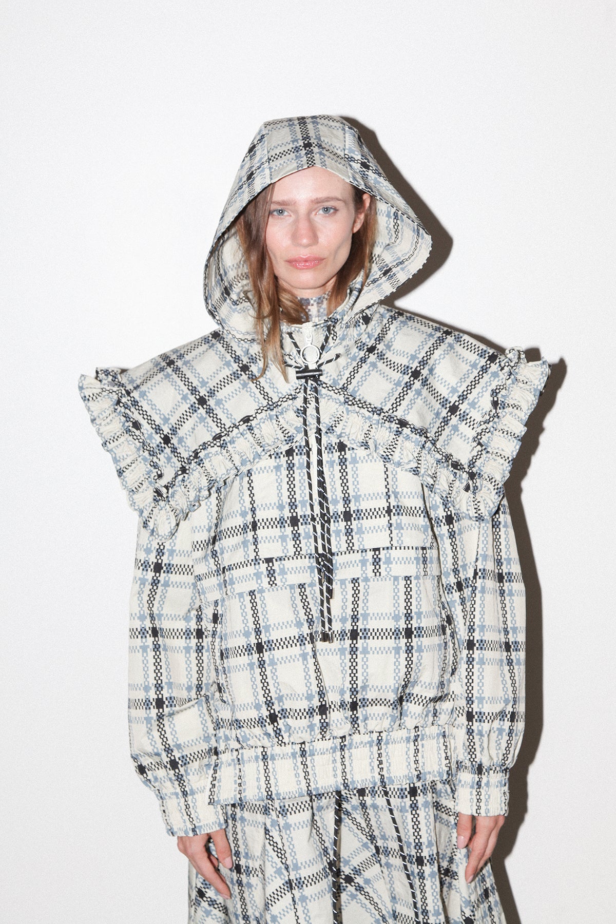 Plaid Hooded Collar in Ecru Plaid