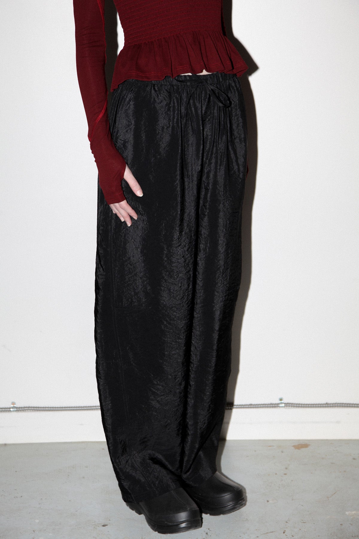 Crescent Pant in Obsidian