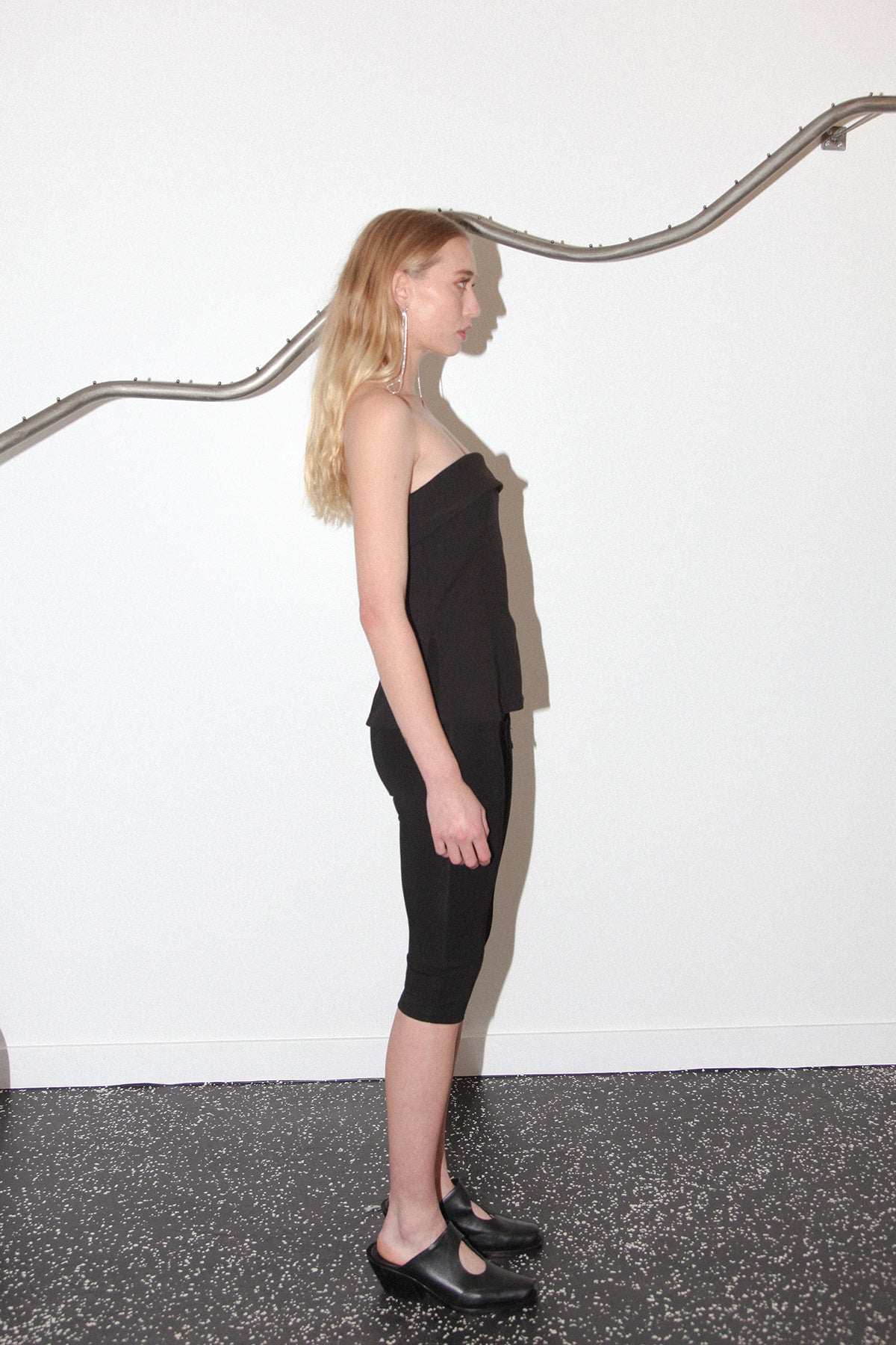 Studio 410 Pintuck Capri in Black