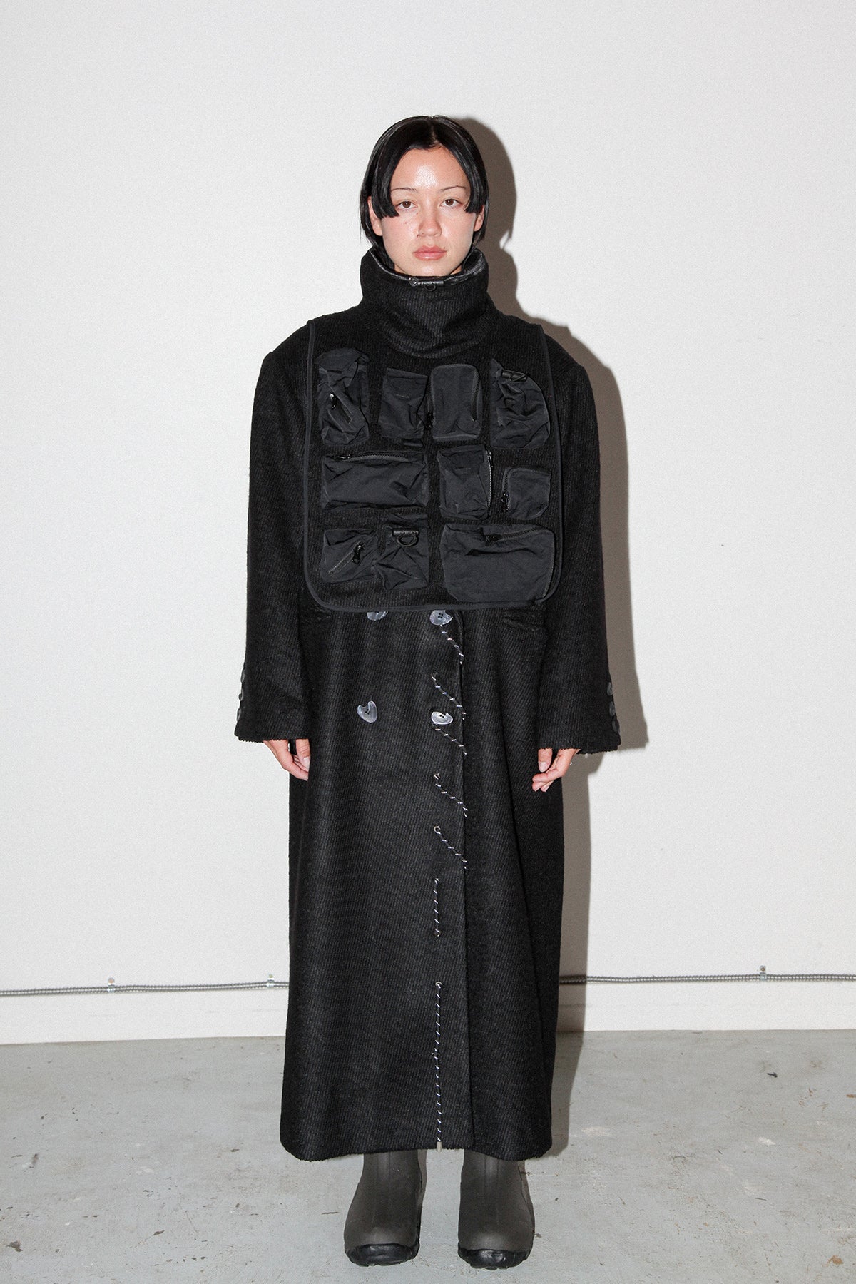 Loop Utility Bib in Onyx