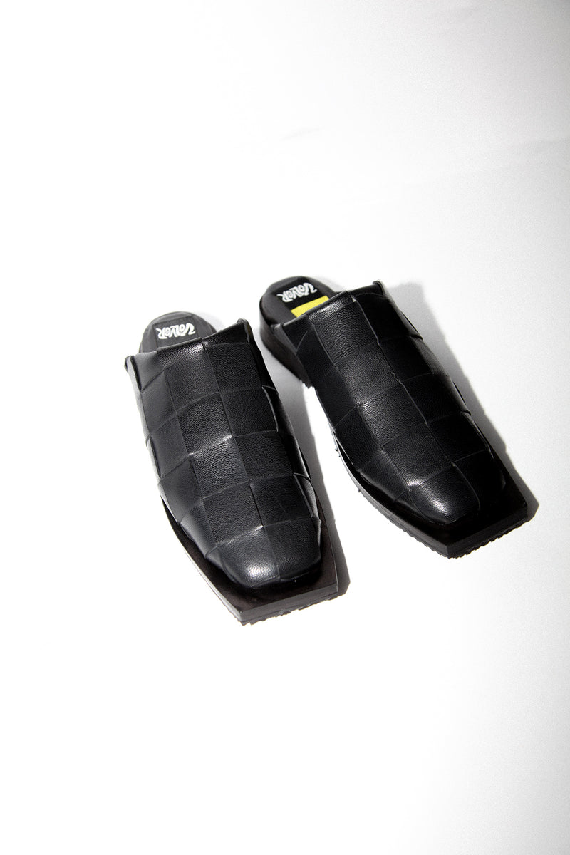 The Mule in Black The Mule in Black