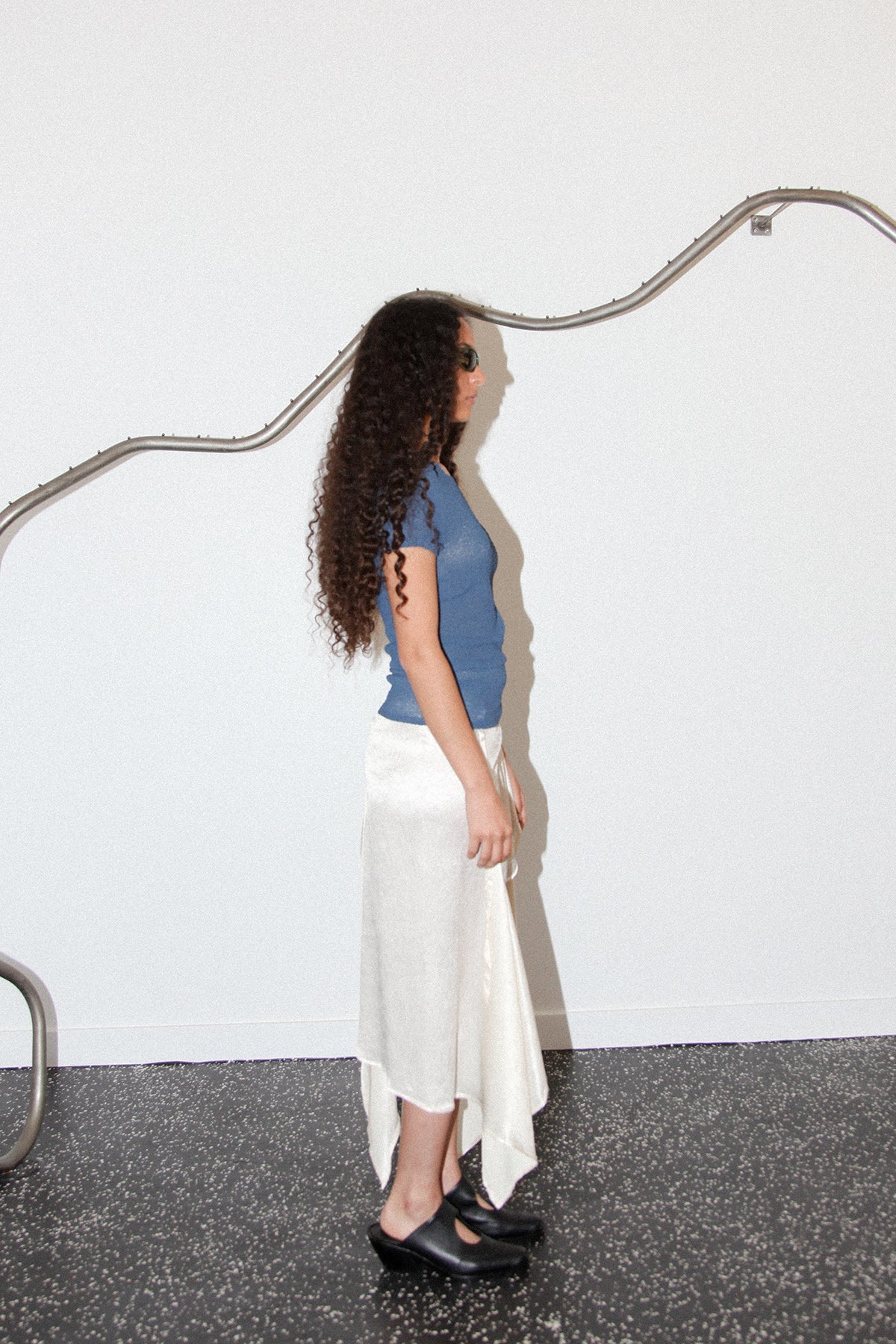 Gauze Ruched Tee in Navy