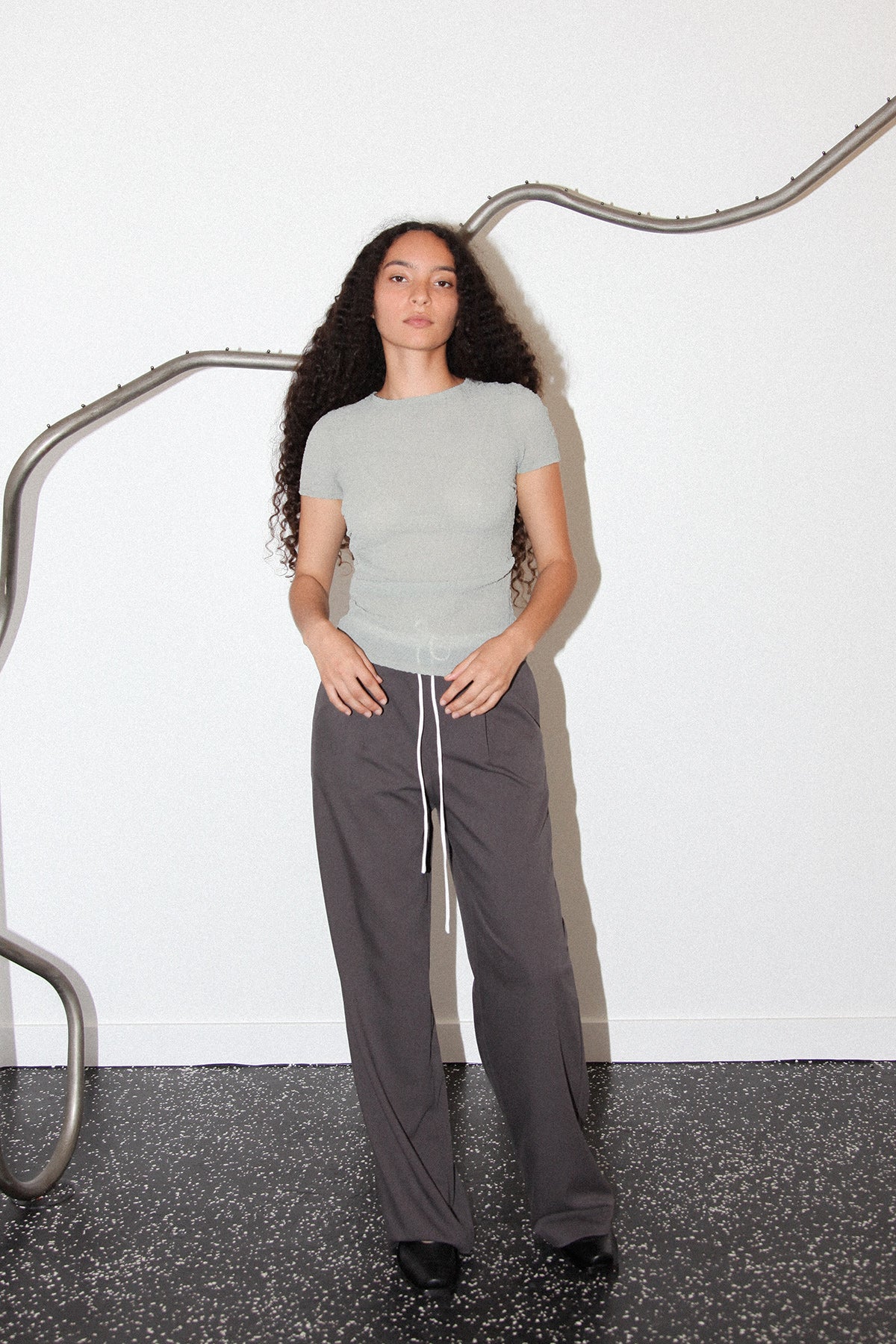 Gauze Ruched Tee in Ash