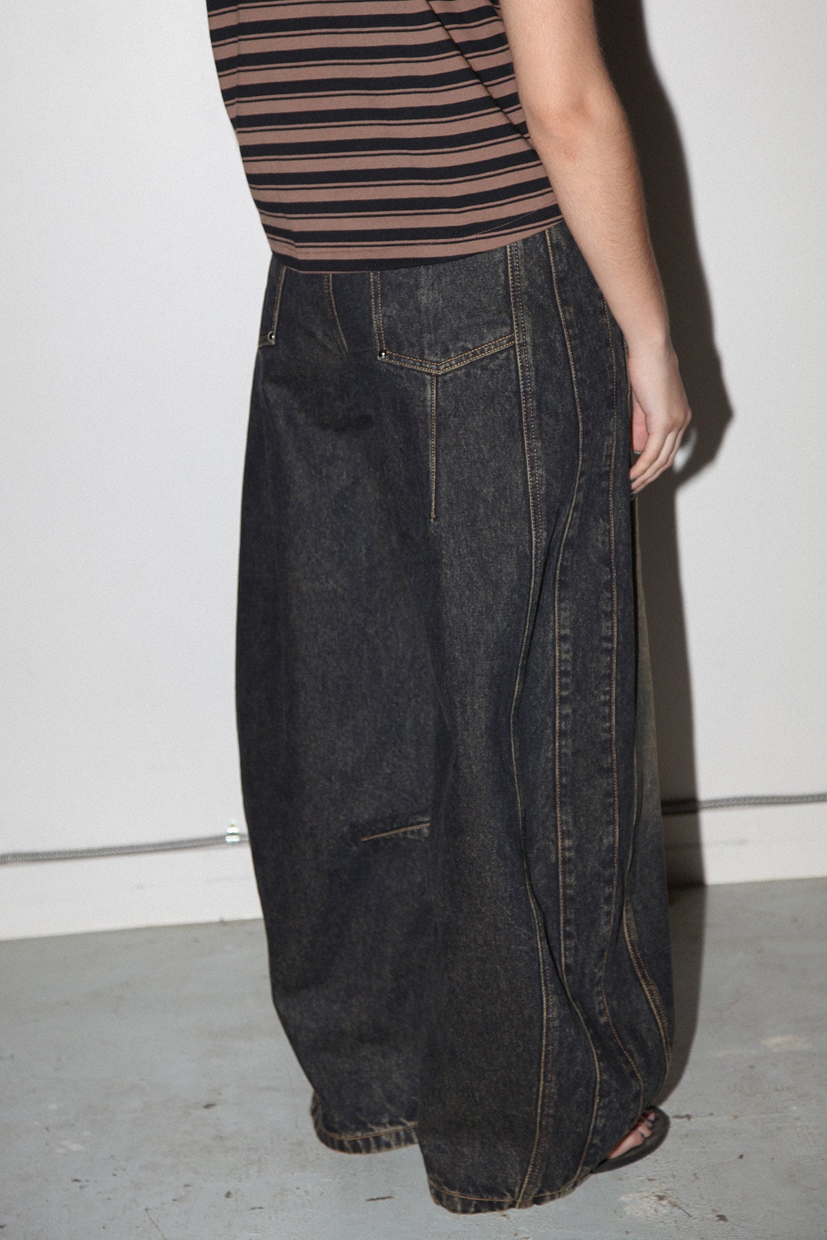 Dart Denim in Slug Wash