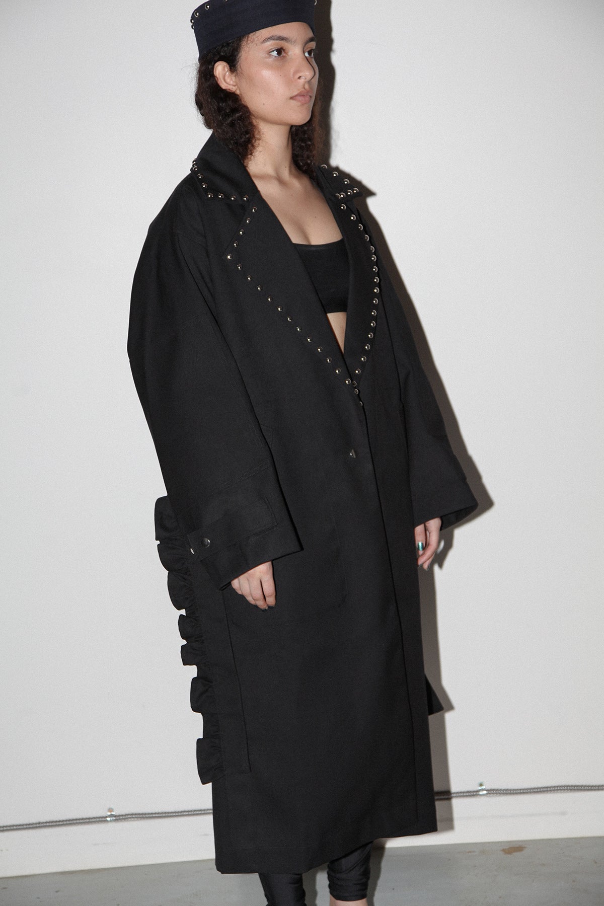 Rivet Trench in Onyx