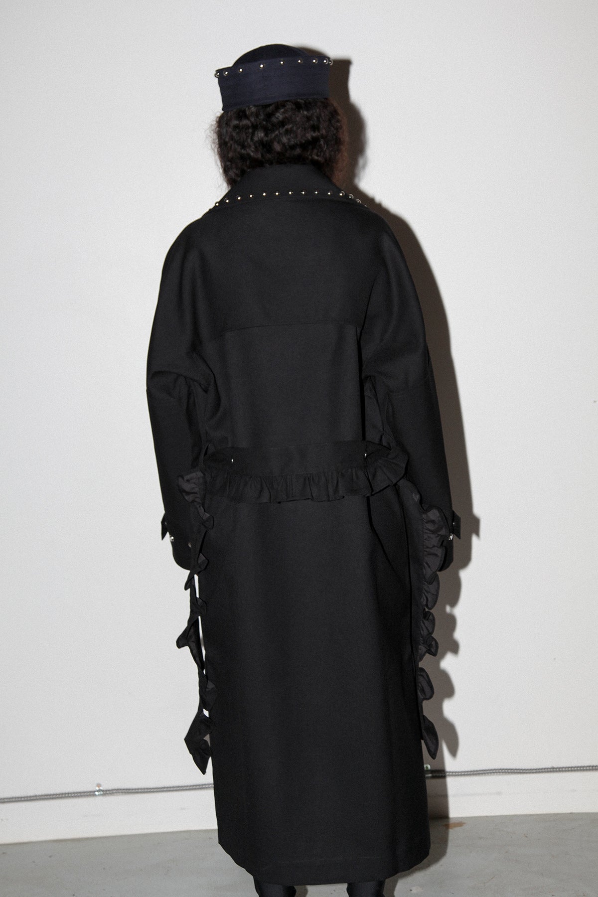 Rivet Trench in Onyx