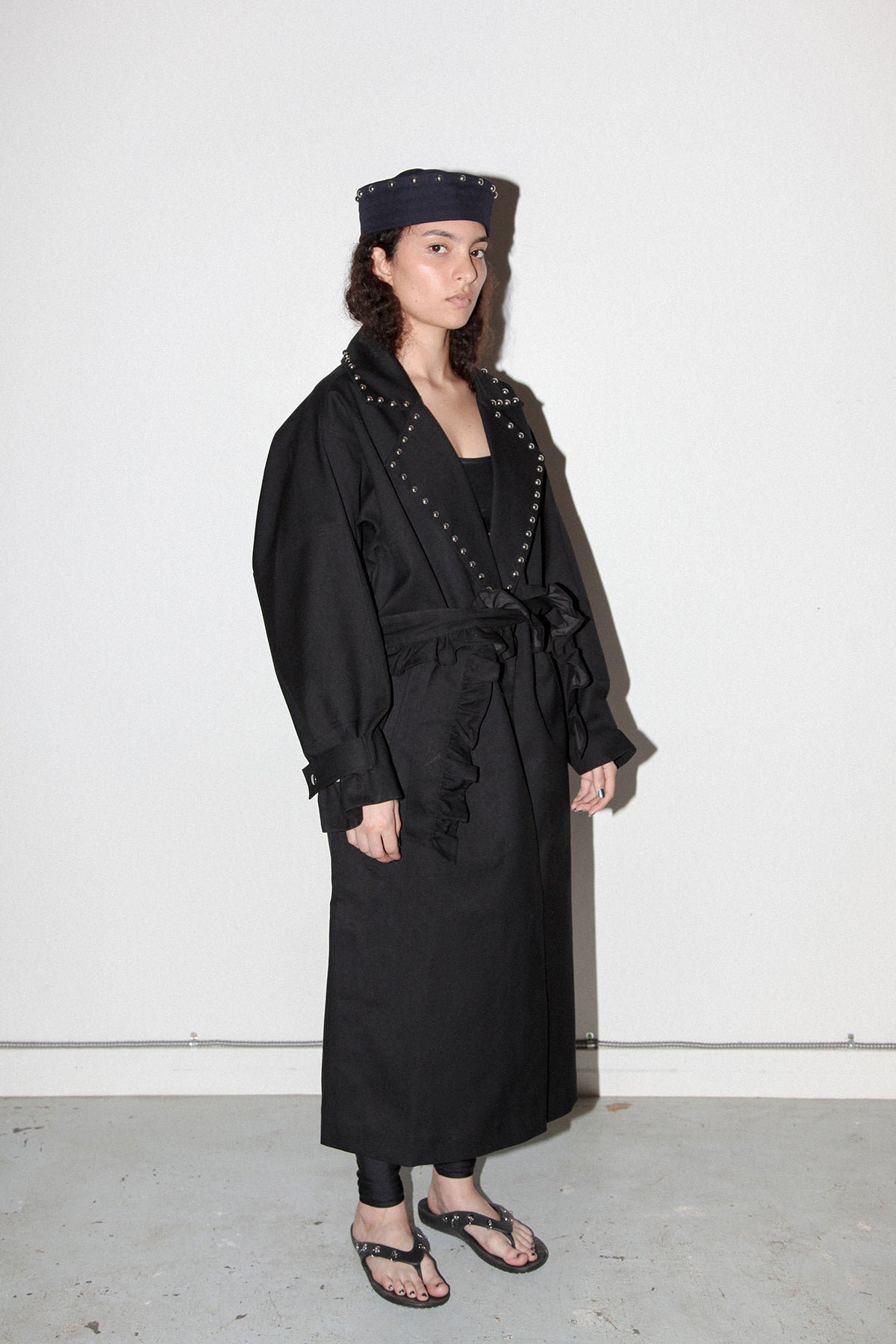 Rivet Trench in Onyx