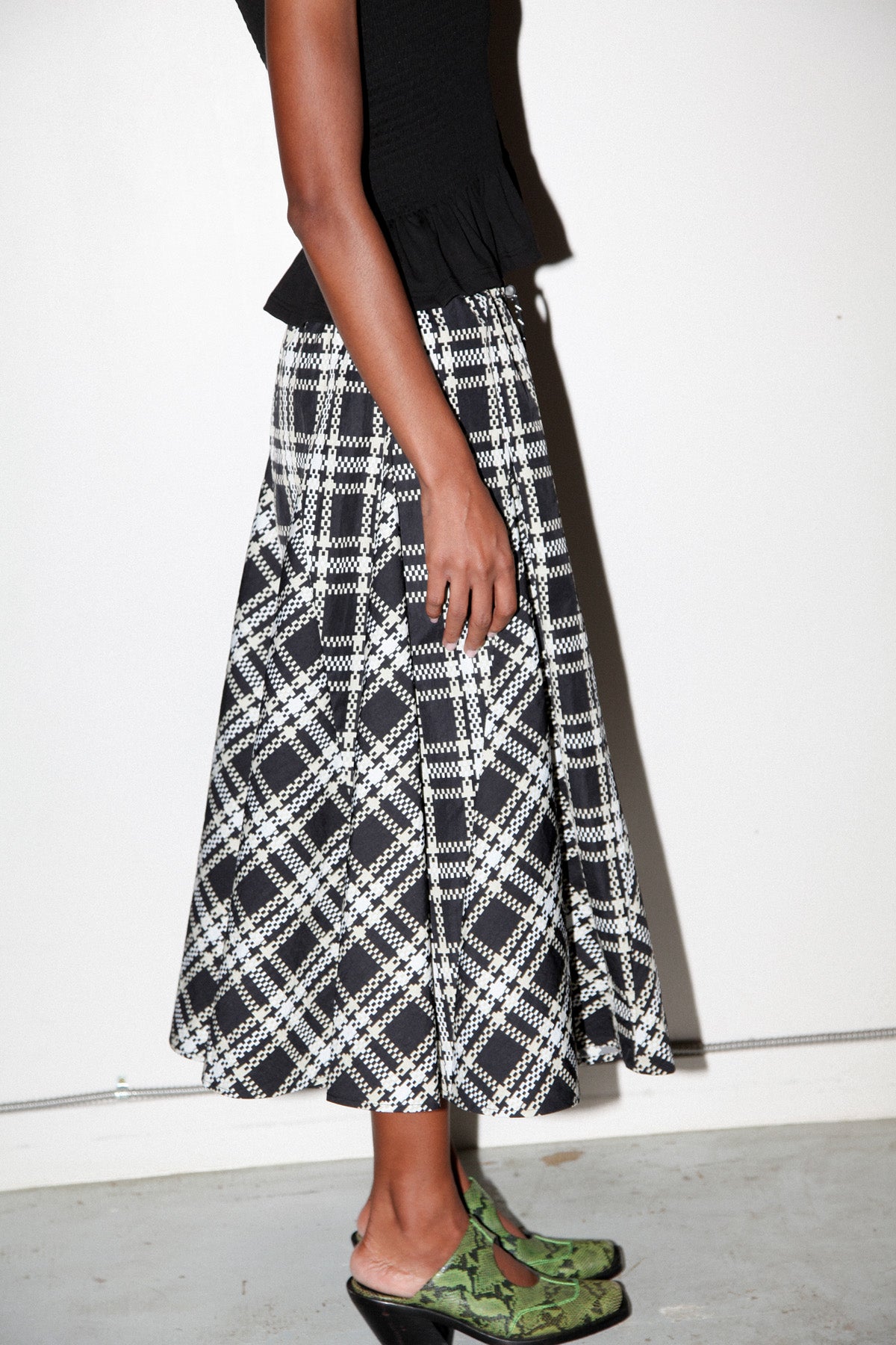 Plaid Peak Skirt in Black Plaid