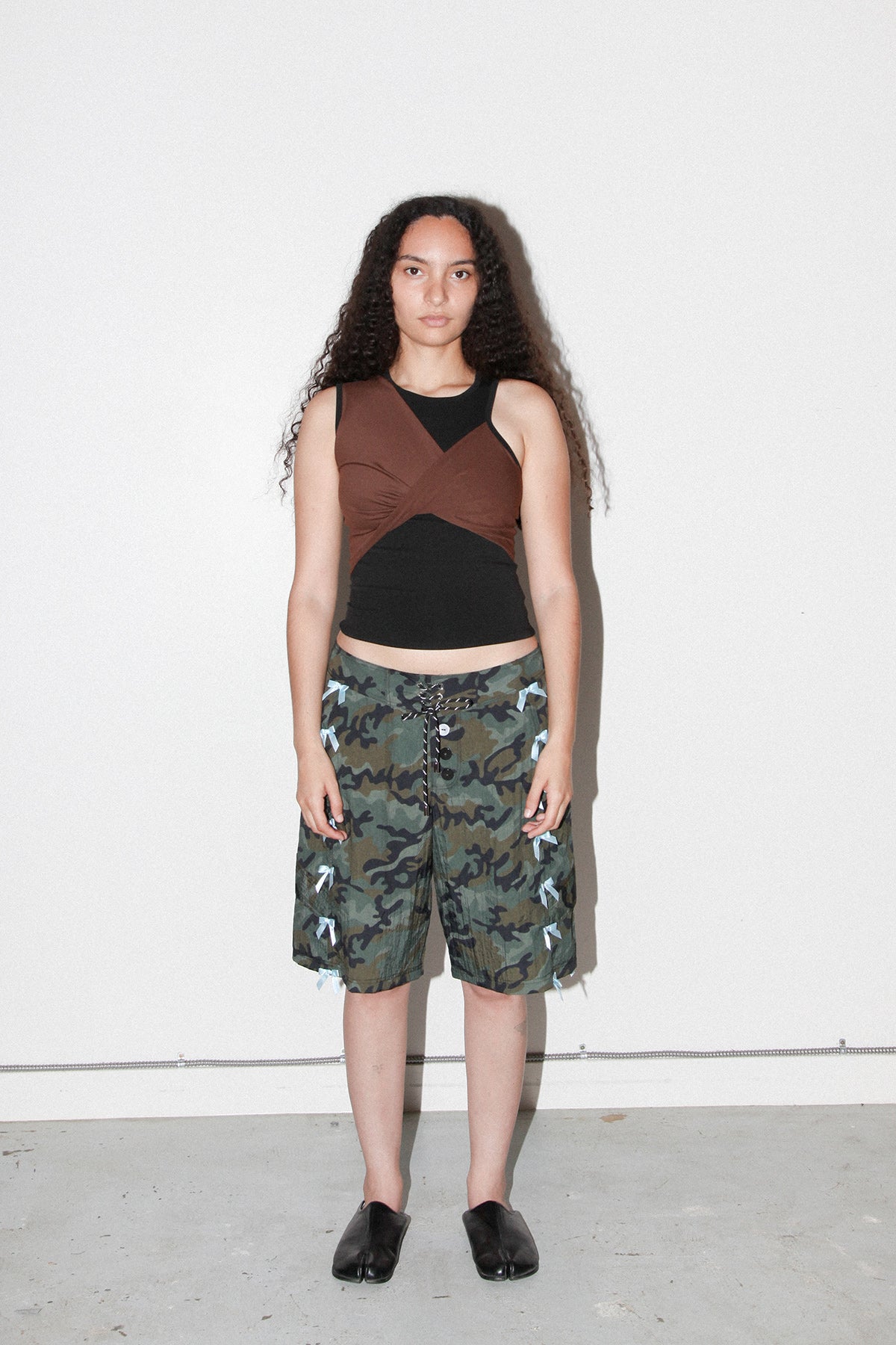 Twist Sport Tank in Onyx & Mud