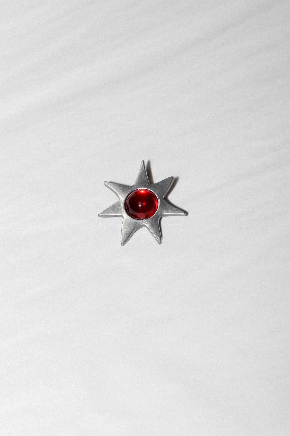 Gem Star Brooch in Silver / Red