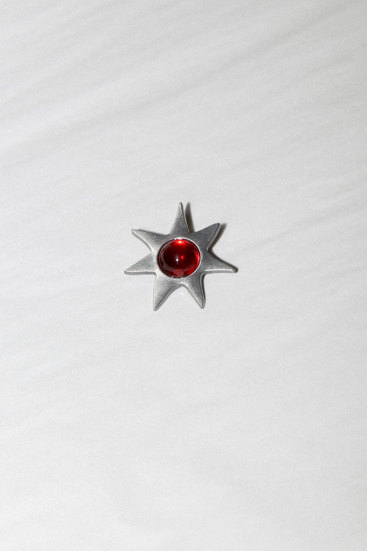 Gem Star Brooch in Silver / Red