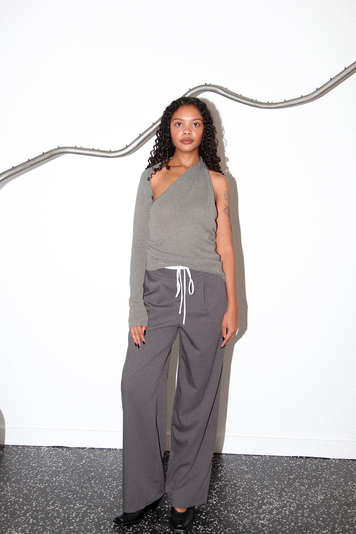 Studio 205 Single Sleeve Sweater in Ash