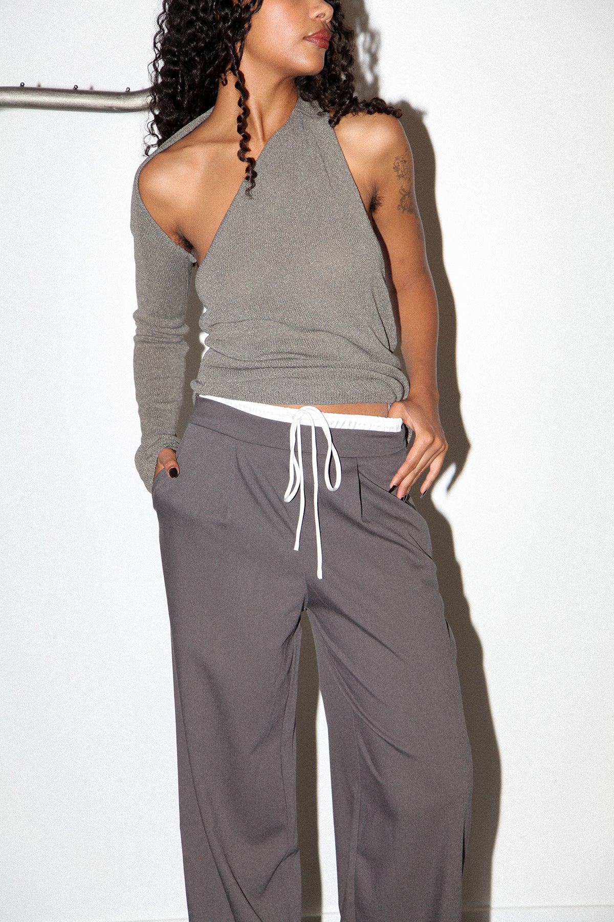 Studio 205 Single Sleeve Sweater in Ash