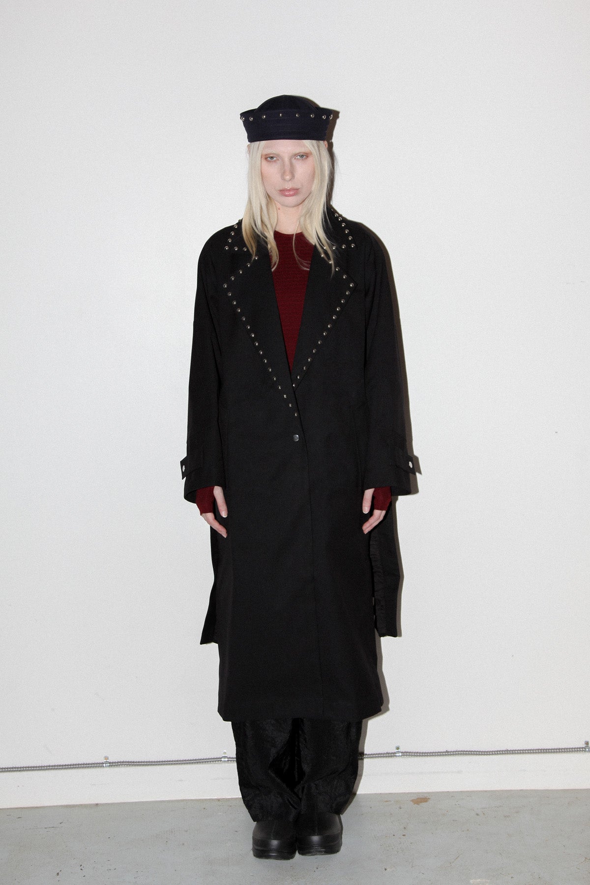 Rivet Trench in Onyx