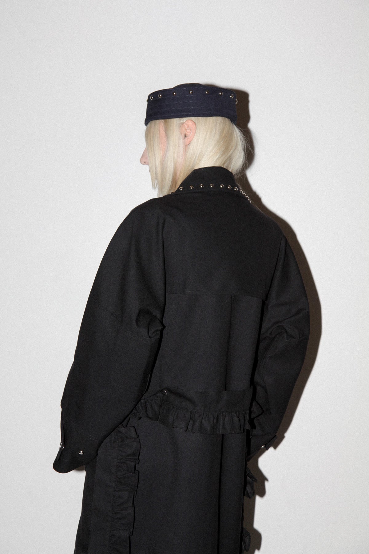 Rivet Trench in Onyx