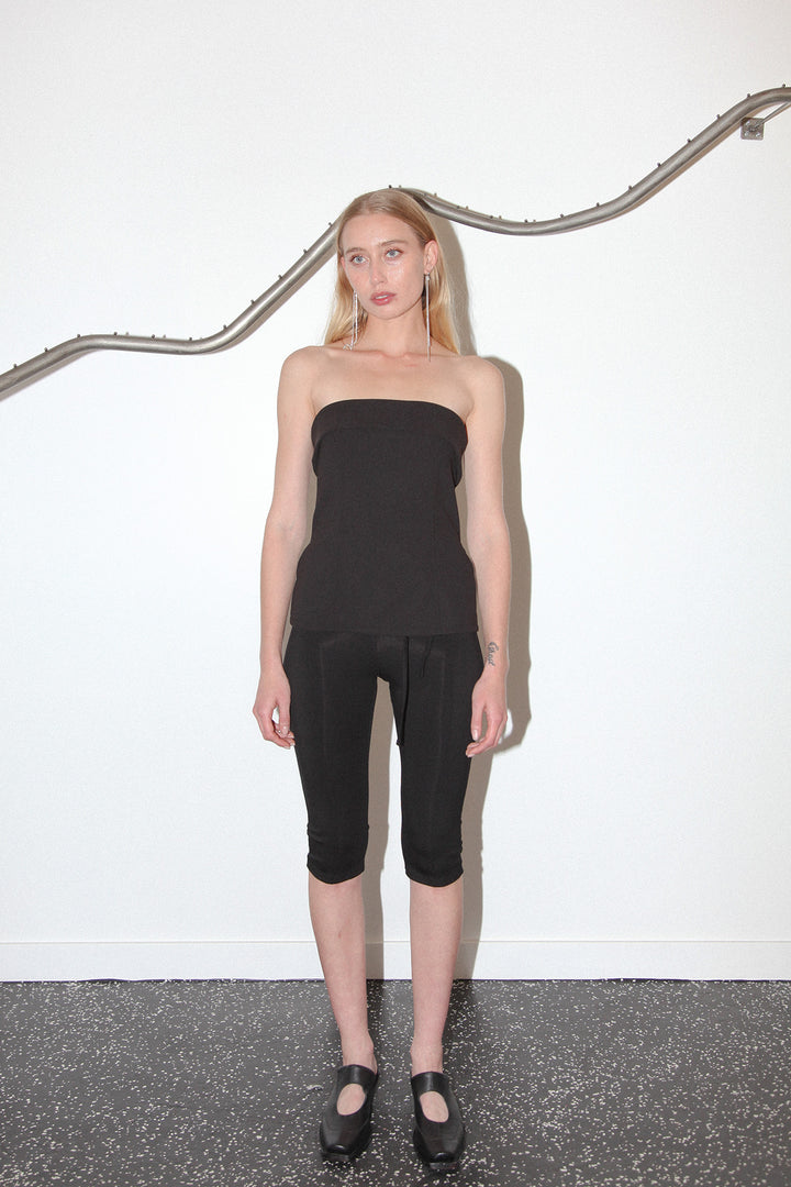 Studio 410 Pintuck Capri in Black