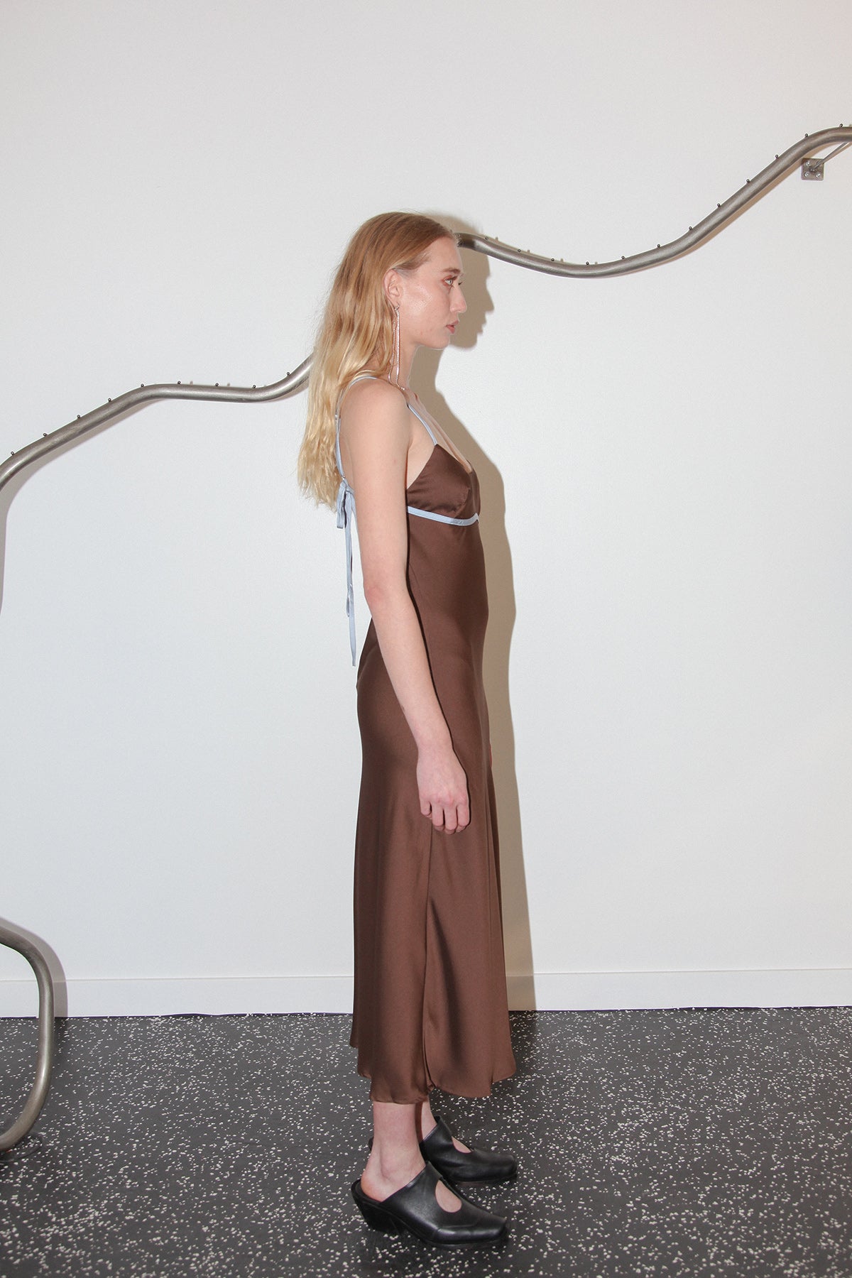 Studio 115 Contrast Slip in Chocolate