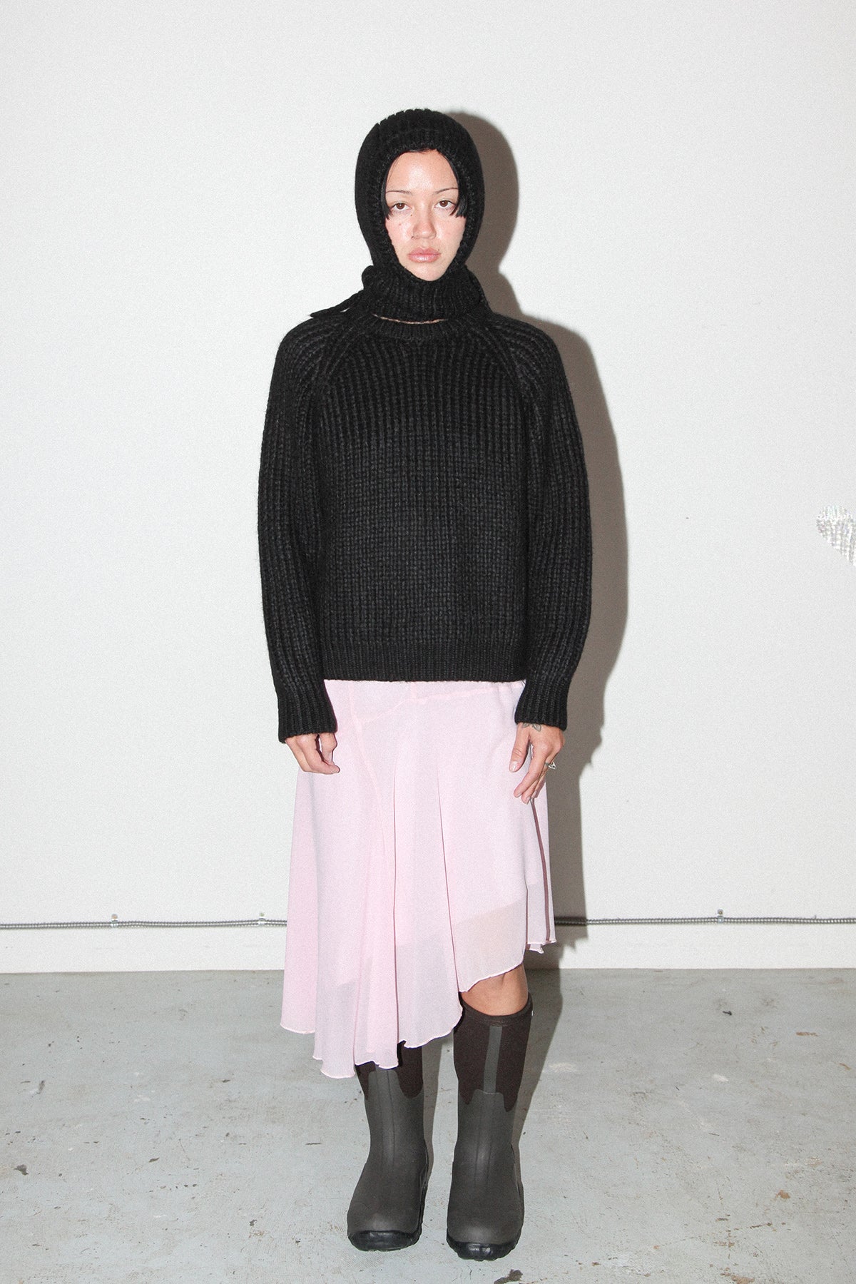 Polar Bonnet Scarf in Onyx