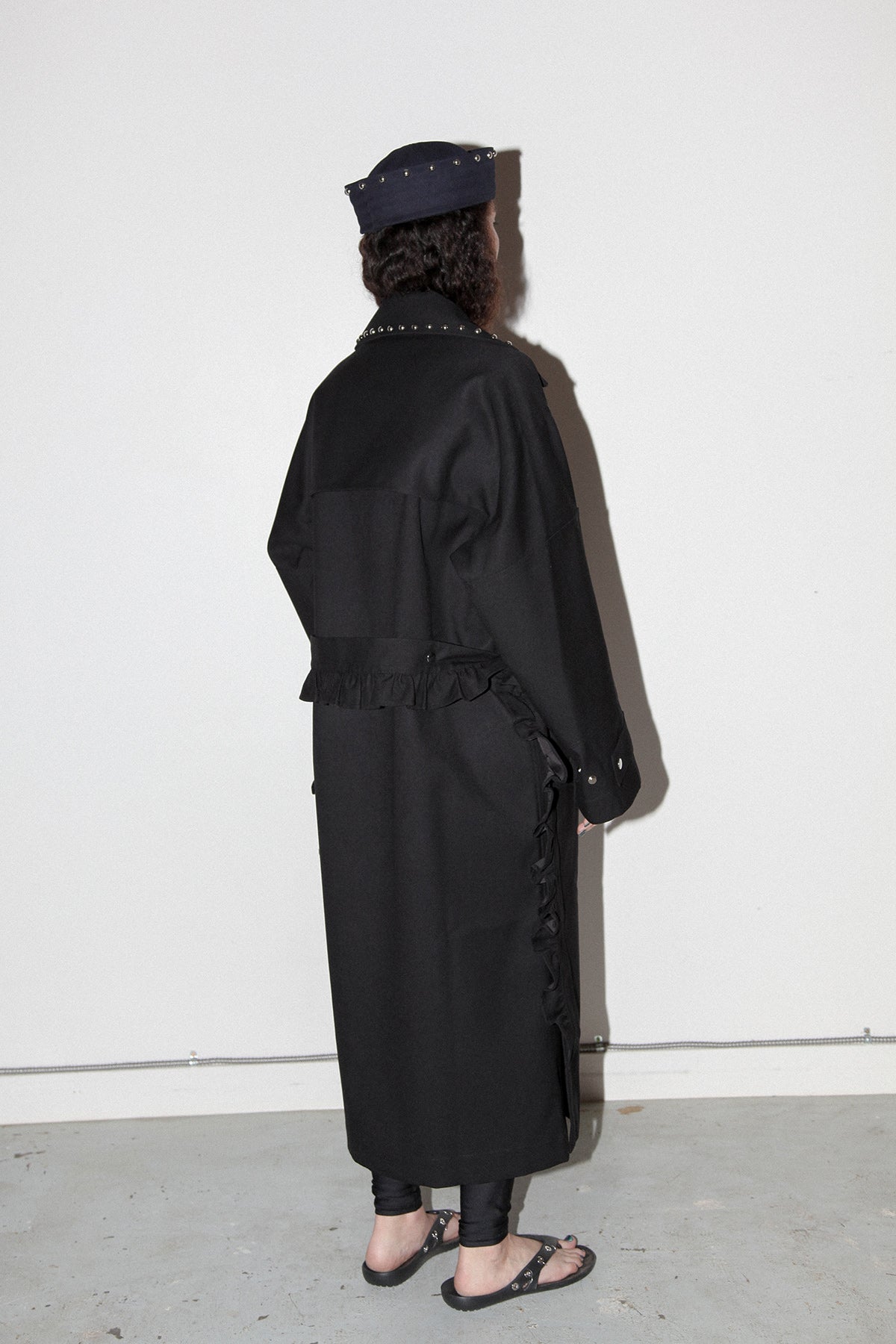 Rivet Trench in Onyx