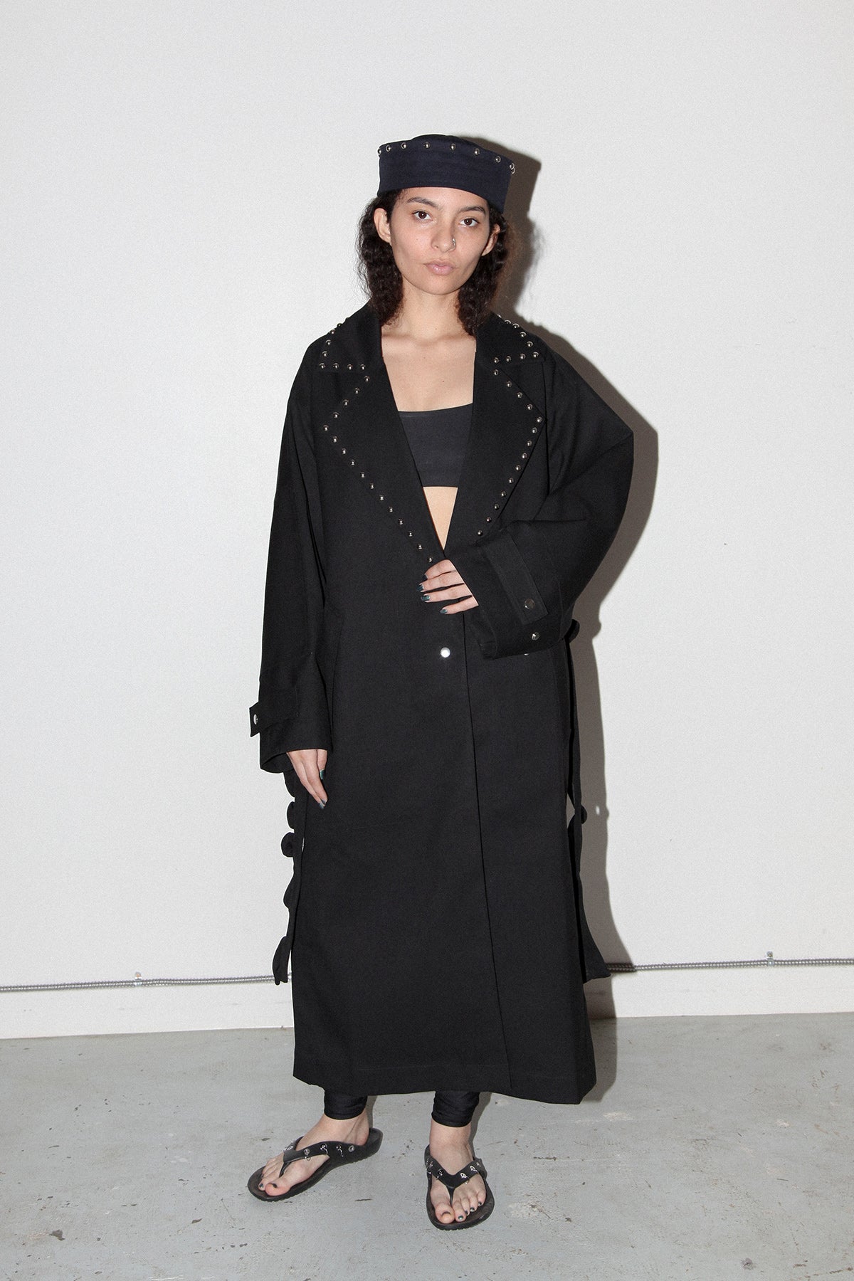 Rivet Trench in Onyx