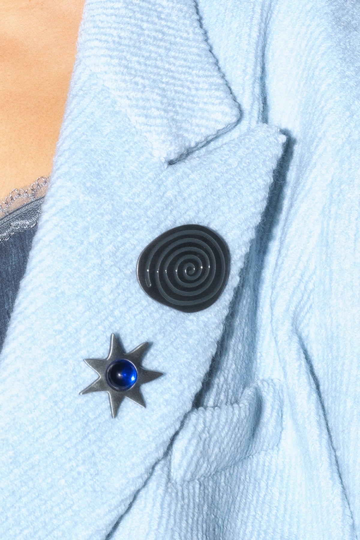 Gem Star Brooch in Silver / Blue