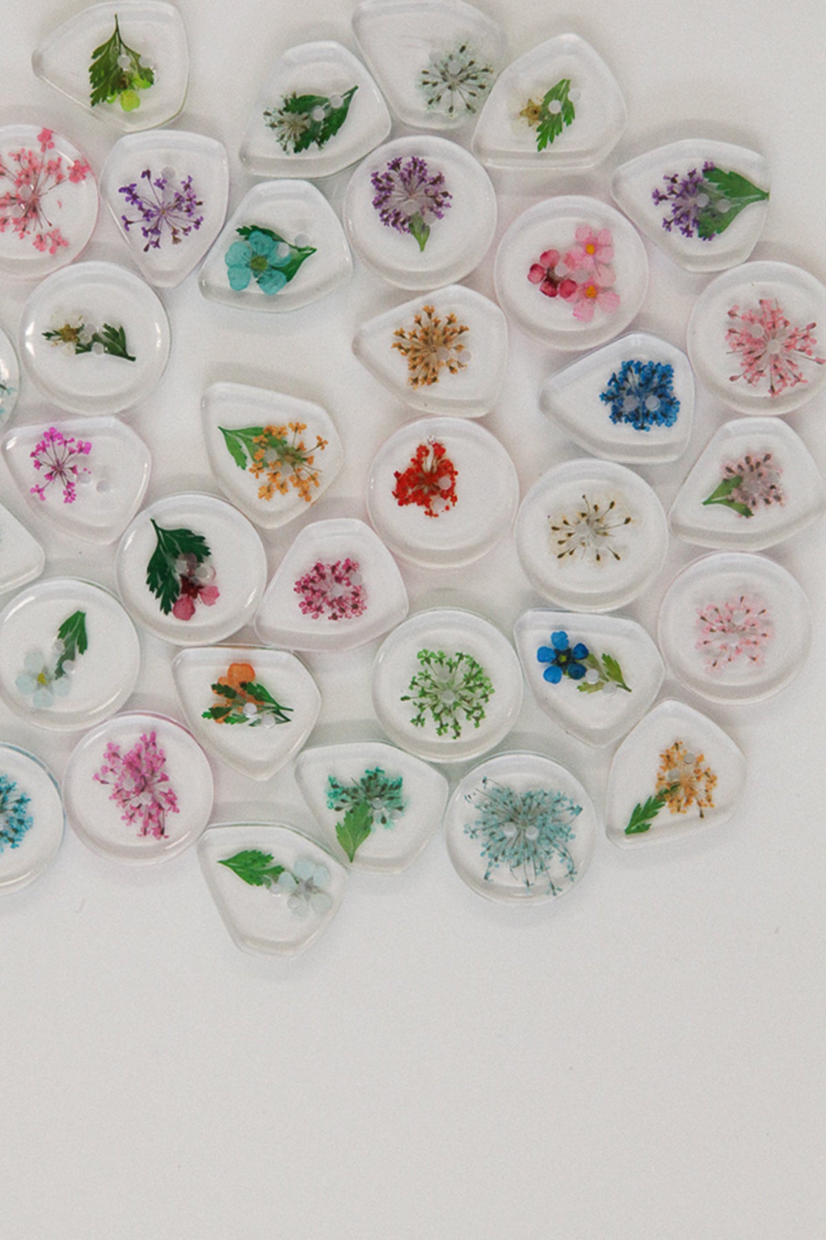 Flower Pressed Lucite Buttons - Round